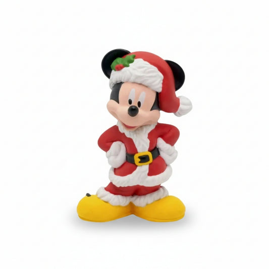 Tonies Mickys großes Weihnachtsfest Hörfigur als Micky Maus im Weihnachtsmann Kostüm mit roter Mütze und gelbem Schuhwerk, freigestellt auf weißem Hintergrund