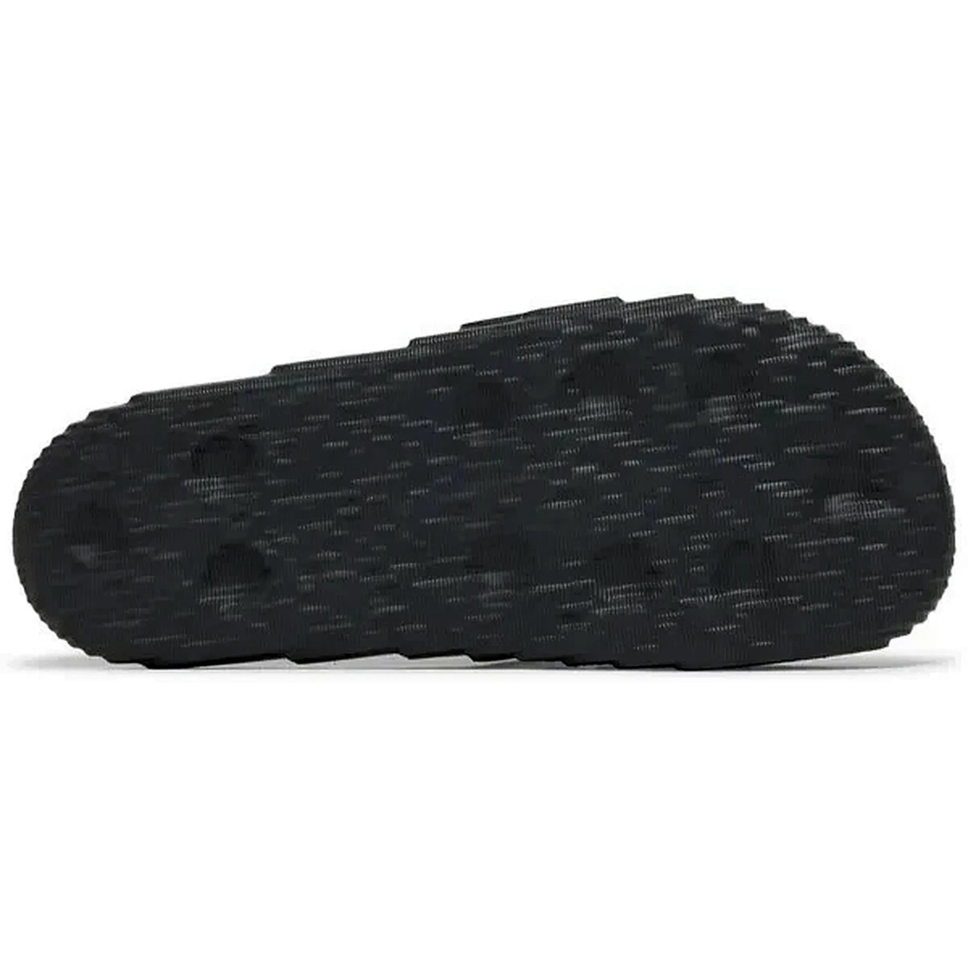 Adidas Adilette 22 Slides in Carbon-Schwarz, Unteransicht der Sandale mit strukturierter Sohle und markantem Profil, fotografiert auf weißem Hintergrund.