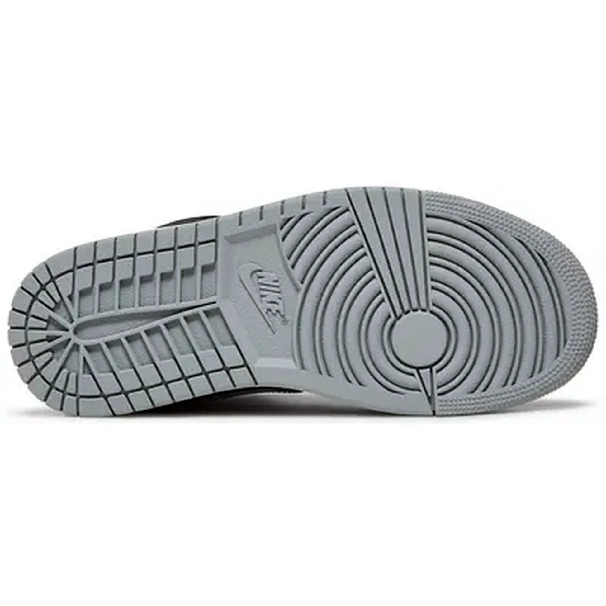 Nike Air Jordan 1 Mid Wmns Shadow – Damen Sneaker mit grauer Außensohle, Unteransicht der robusten Gummisohle im typischen Air Jordan Design.