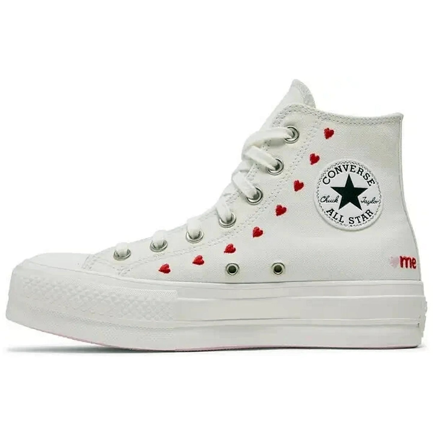 Converse Wmns Chuck Taylor All Star Lift Platform High Embroidered Hearts White – Weiße Plateau-Sneaker für Damen mit roten Herzstickereien, High-Top-Design und klassischem Converse All Star Logo seitlich.
