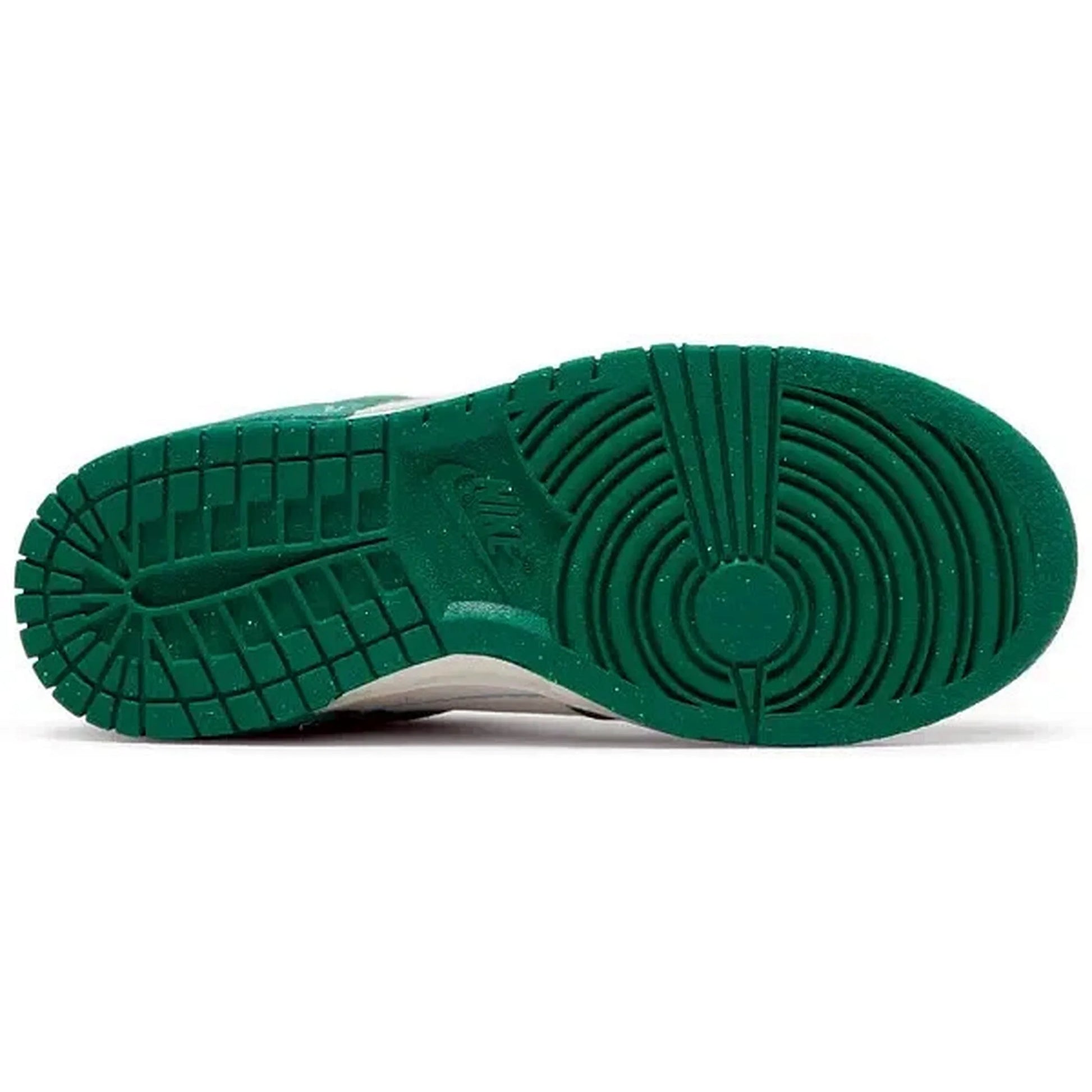 Nike Dunk Low Disrupt 2 Wmns Phantom University Blue – Unteransicht des grünen Damen-Sneakers mit strukturierter Außensohle in Grün und klassischem Nike-Logo auf weißem Hintergrund