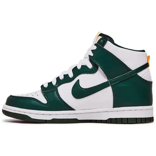 Nike Dunk High GS Australia – Kinder-Sneaker in Grün und Weiß mit Leder-Overlays, weißer Mittelsohle und grünem Swoosh – Innenansicht