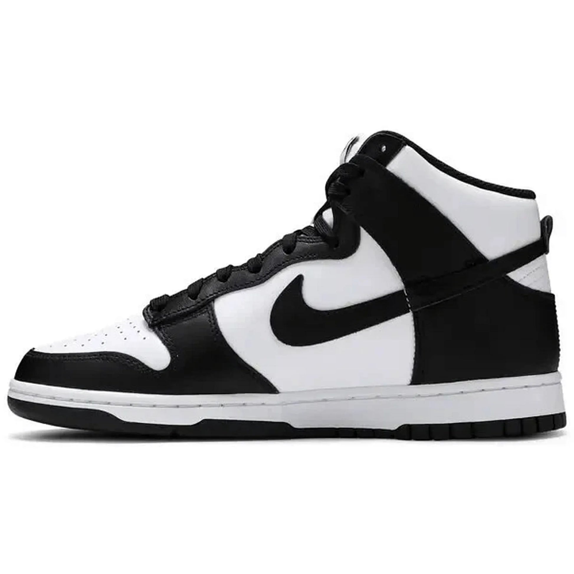 Nike Dunk High Panda Black White – klassische Seitenansicht des High-Top-Sneakers in Schwarz-Weiß mit schwarzem Swoosh und weißem Obermaterial