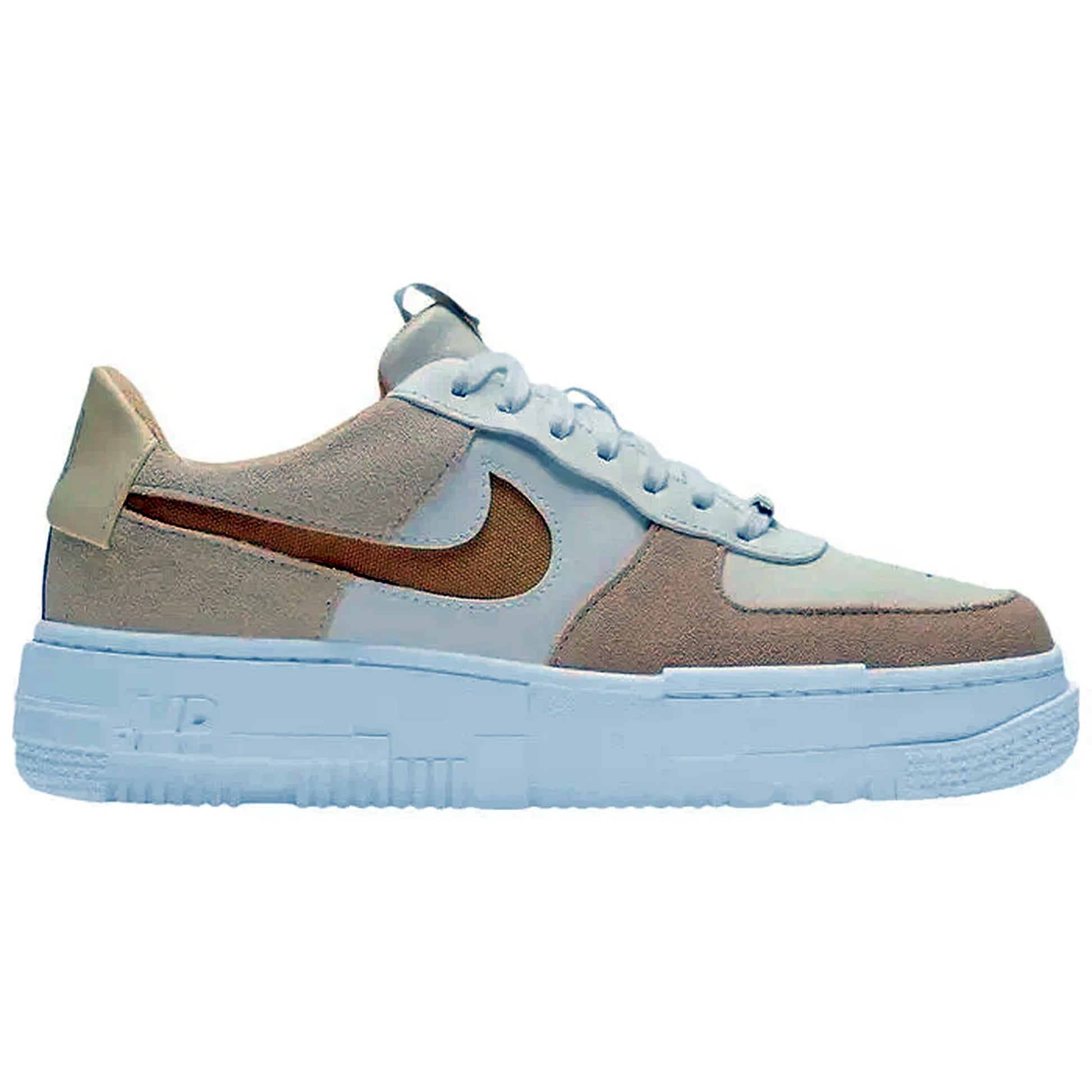 Nike Air Force 1 Pixel Sail Coconut Milk Damen Sneaker in Beige und Hellblau mit braunem Swoosh, Seitenansicht auf weißem Hintergrund
