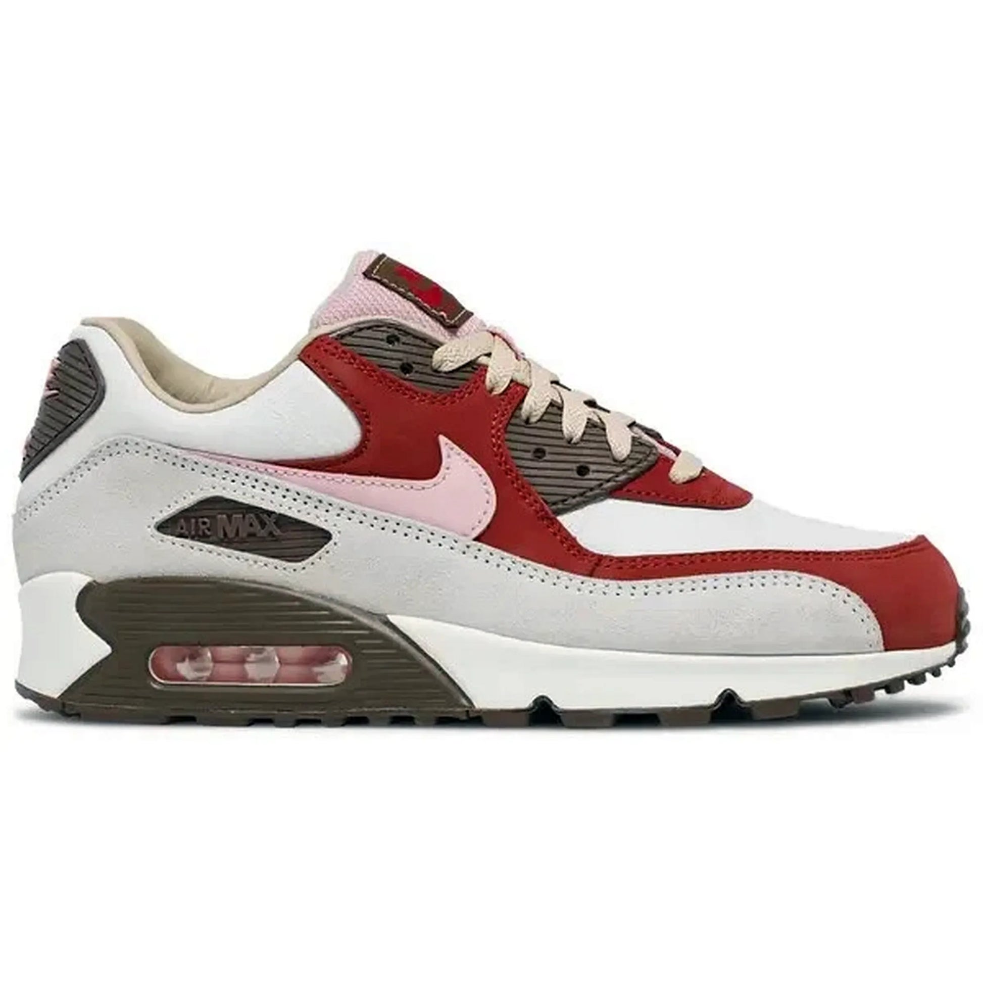 Nike Air Max 90 NRG Bacon 2021 Herren Sneaker in Weiß, Rot, Braun und Rosa – Seitenansicht mit sichtbarem Air-Fenster und Retro-Design auf weißem Hintergrund