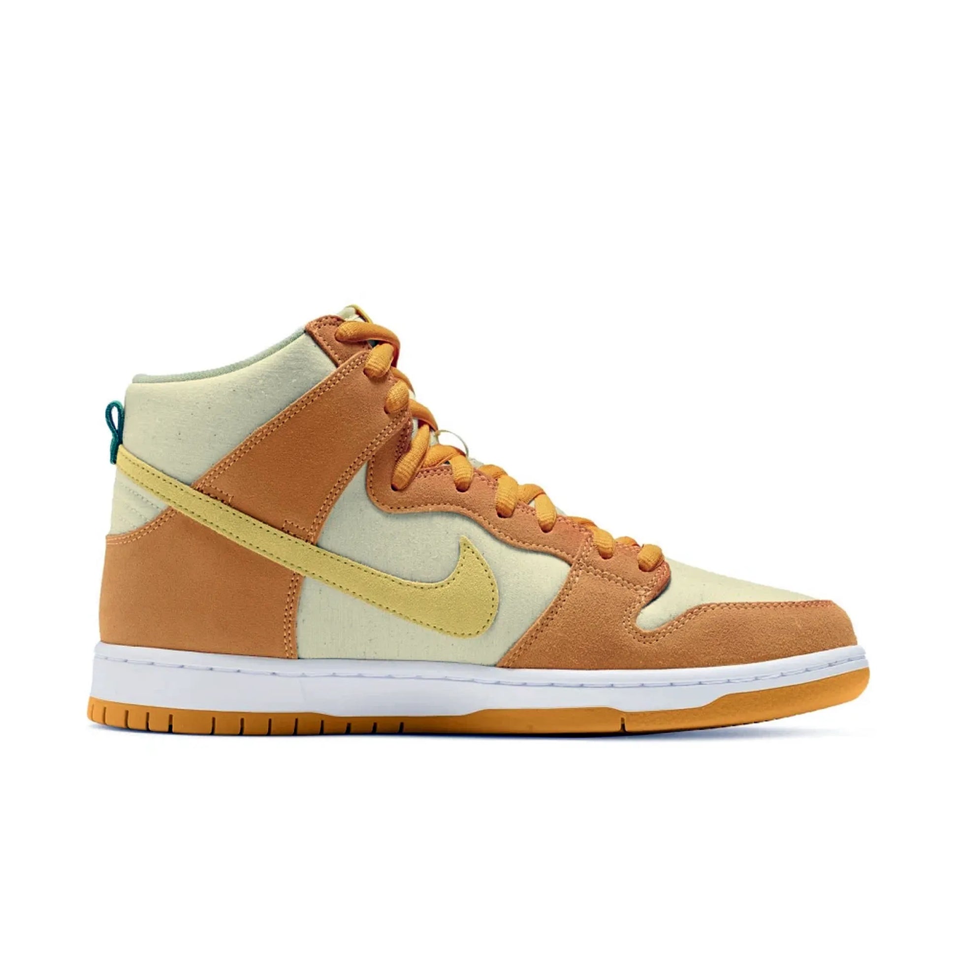 Nike SB Dunk High Pineapple – Seitenansicht des gelb-orangen High-Top-Sneakers mit weißer Mittelsohle und Gummiaußensohle auf weißem Hintergrund.