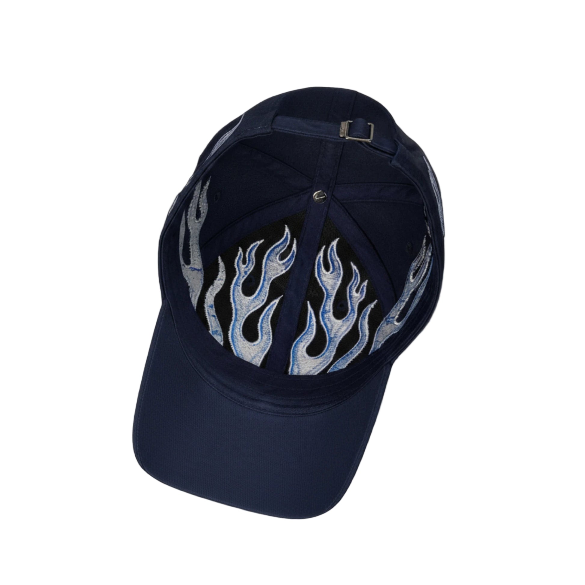 Nike Streetwear Cap in Navyblau mit gesticktem Flammenmuster auf der Rückseite – stylische Baseballkappe mit verstellbarem Verschluss für einen individuellen Sitz.