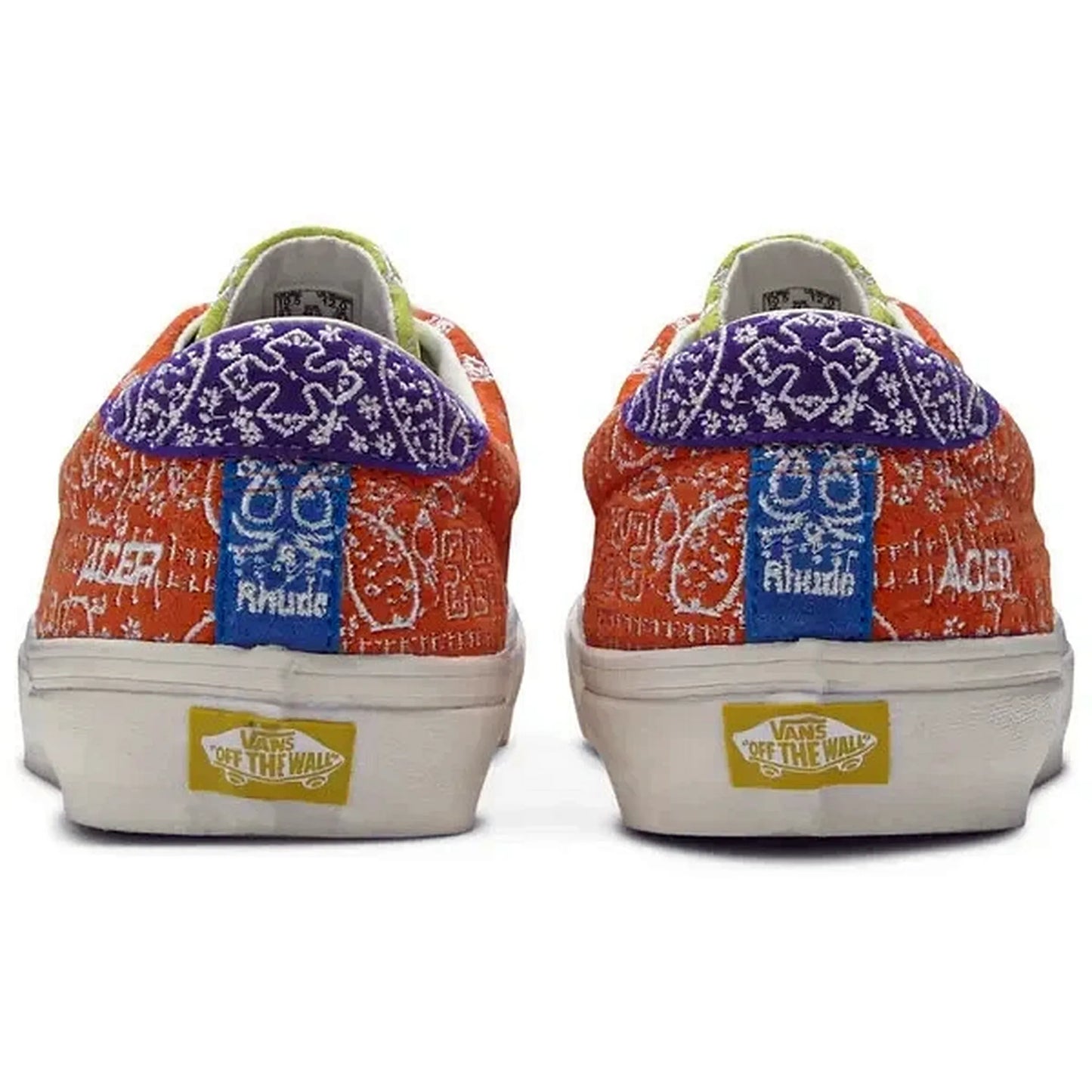 Vans Acer Ni SP x Rhude Multicolor – Rückansicht der bunten Sneaker mit orangem und violettem Bandana-Muster, blauen Rhude-Details und gelbem „Off the Wall“-Logo auf der Ferse vor weißem Hintergrund.