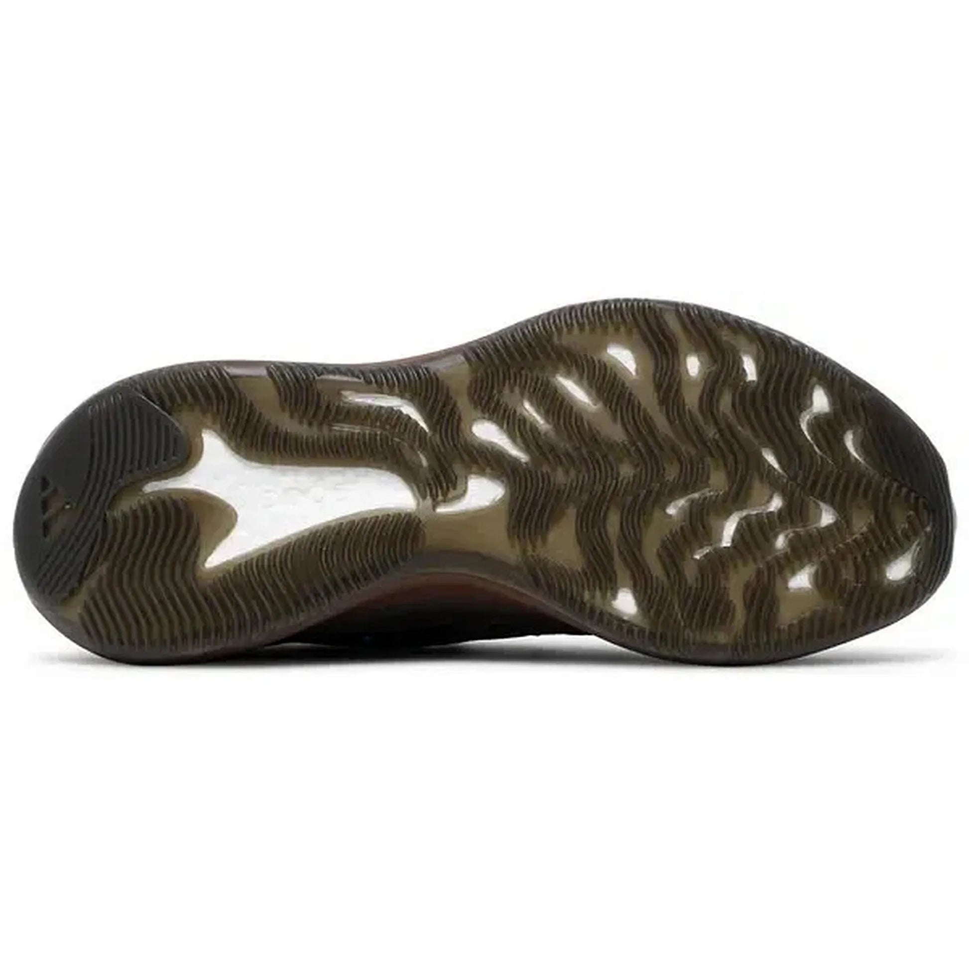 Adidas Yeezy Boost 380 Azure Reflective, Unteransicht der braunen Sneaker mit transluzenter Gummisohle und sichtbarer Boost-Dämpfung auf weißem Hintergrund.